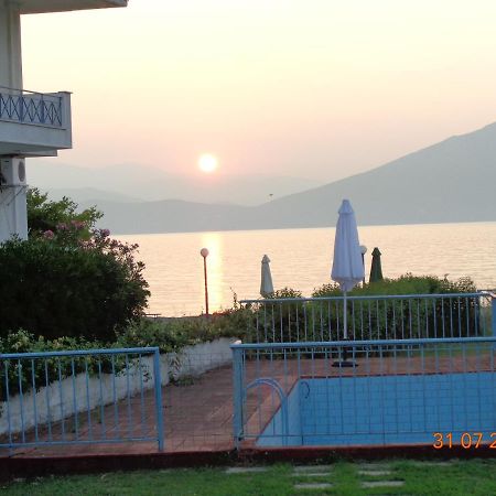 Hotel Porto Kairis Oreoi Esterno foto