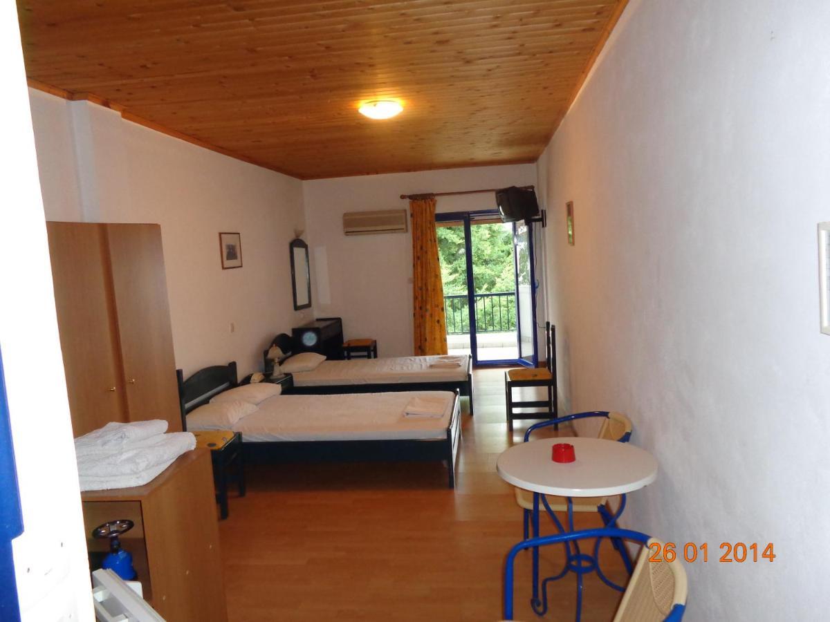 Hotel Porto Kairis Oreoi Esterno foto